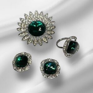 Sarah Coventry Emerald Green Kathleen Brooch Earrings Ring Set Rhinestone